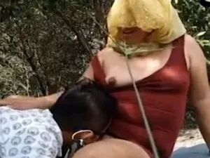 Cặp vợ yêu chồng yêu dâm quay clip sex trong rừng